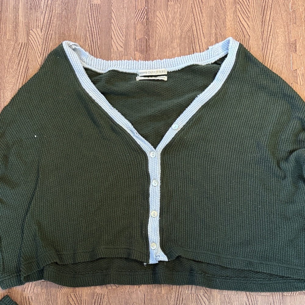 URBAN OUTFITTERS GREEN AND PURPLE CROPPED SWEATER SIZE XS